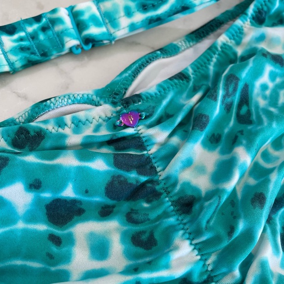 Water Pattern Bikini - Picture 7 of 10